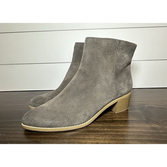 Clarks‎ Gray Suede Ankle Boots Side Zipper Block Heel Booties Women's 9.5 - Picture 1 of 11
